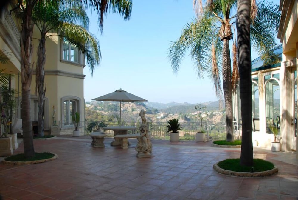 The Stradella Court Mansion