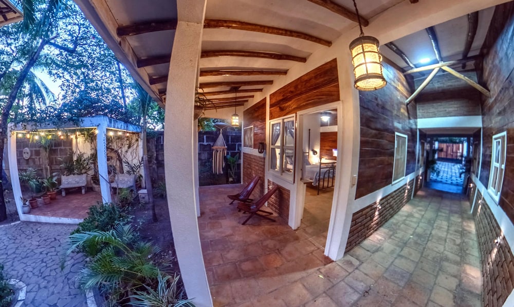 Beachfront 1-of-a-kind House w AC Pool Wifi ATV