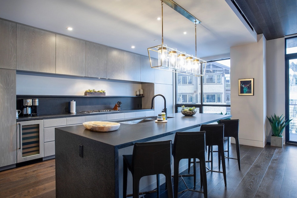 One Empire Pass Lodge at Deer Valley Resort - Three Bedroom Residence #404 3 Condo