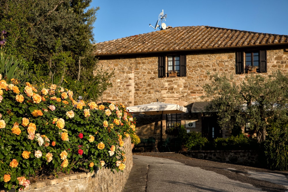 Agriturismo Poggio Degli Olivi - Guest House view 3