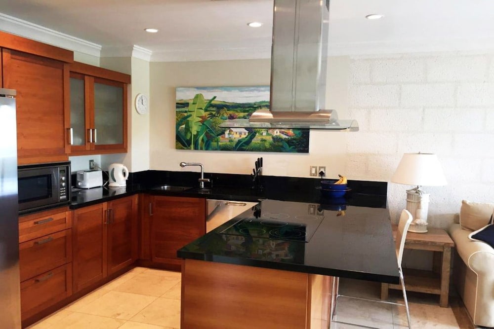 Waterside 402 by Blue Sky Luxury view 4