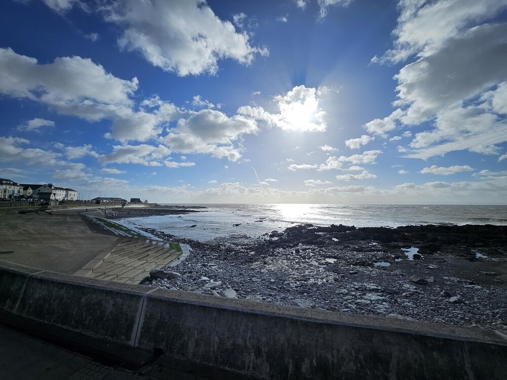 Seascape Retreat - 3 Bedroom Flat - Porthcawl