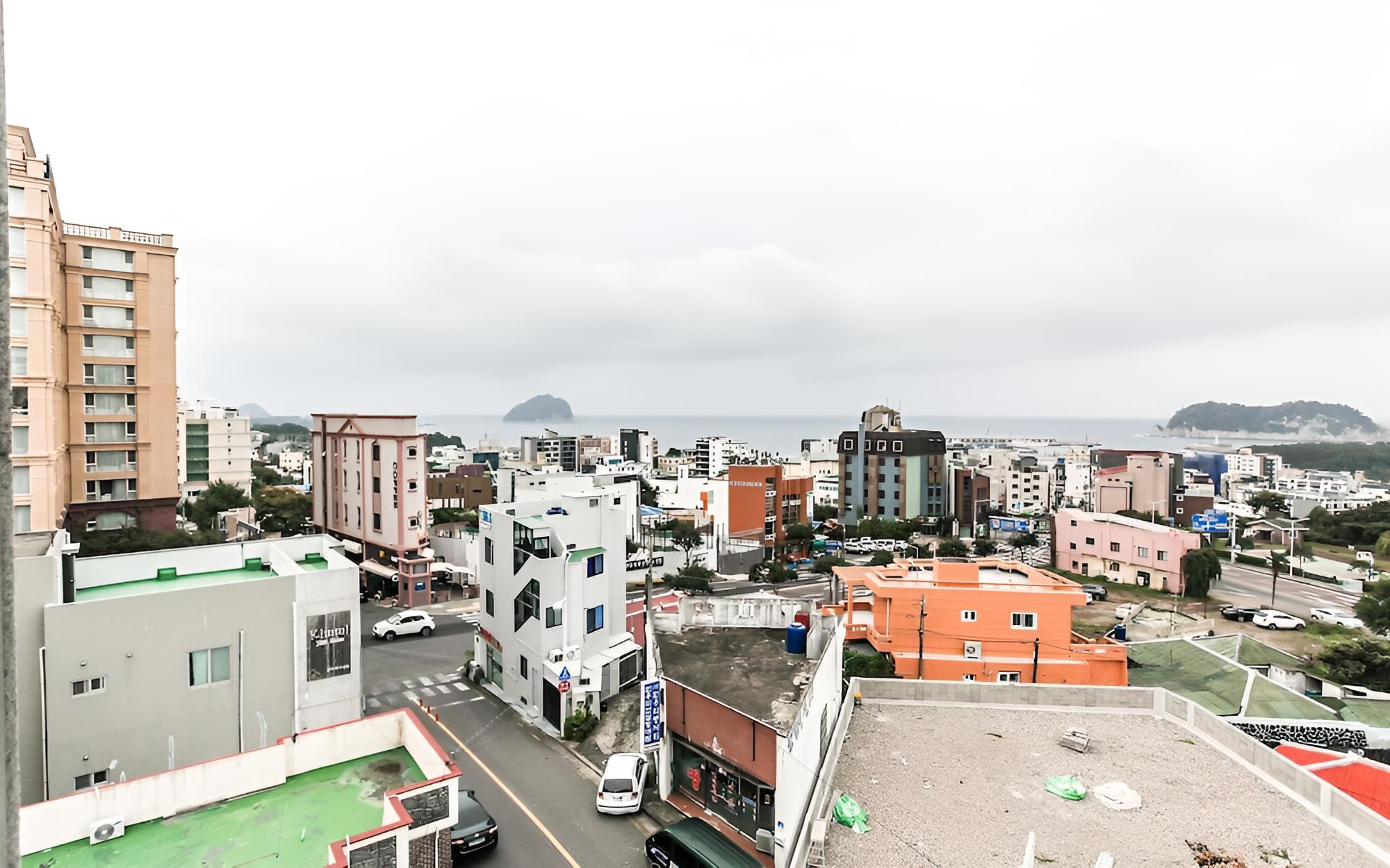 Seogwipo Queen Hotel view 4