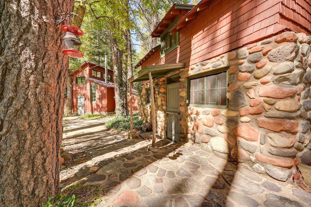 Patio & Mtn Views: Peaceful Sedona Retreat view 4