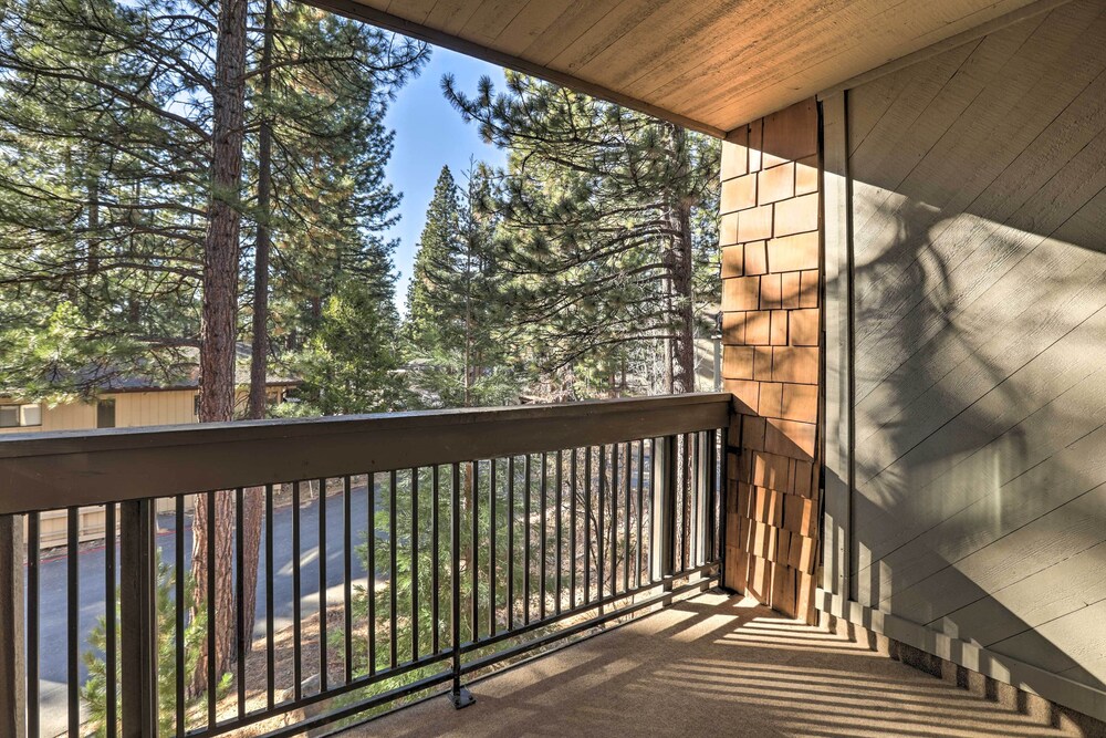 1 Mi to Trail: Wfh-friendly Incline Village Condo! view 4
