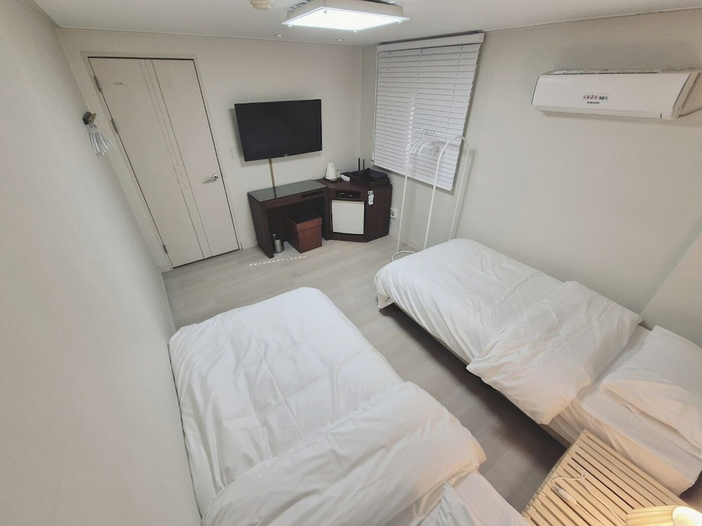AnOn hostel
