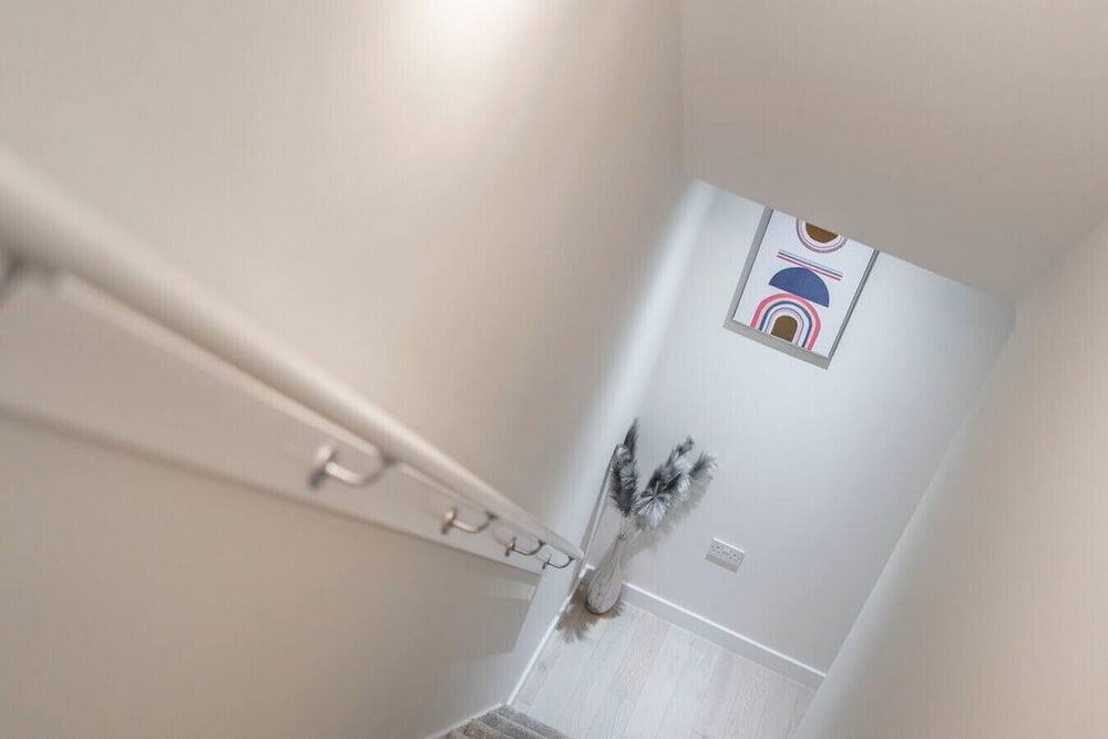 West Queen Street Apt - The Luxe Life