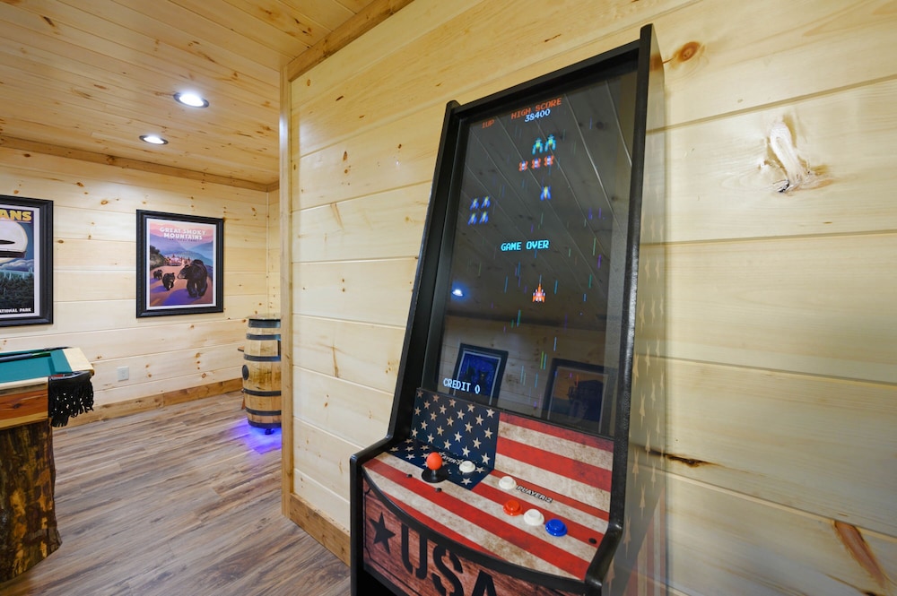 Stunning 4 4 Cabin Hot Tub Amazing Views view 4