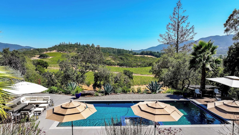 Kenwood Vista by Avantstay 7acres w/ Pool, Fire Pit, Vineyard Views