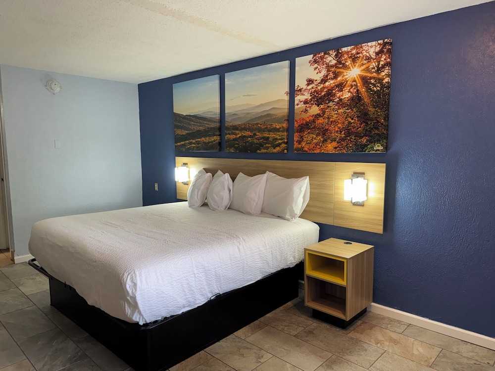 Days Inn by Wyndham Charlotte University