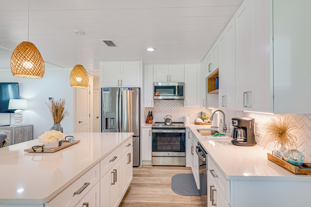 Walk to Beach: Chic PCB Getaway w/ Yard