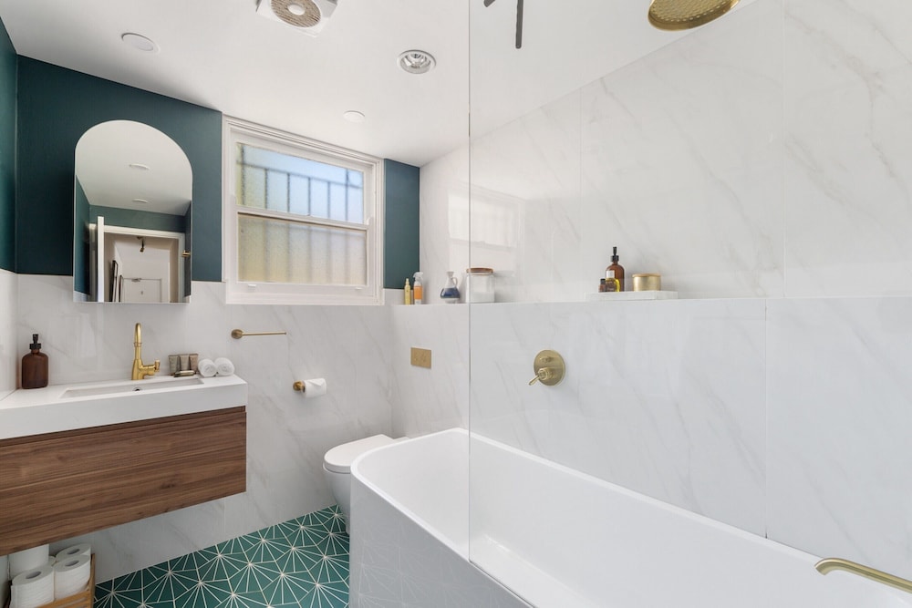 Spacious Stay Near Shops & Cafes in Marrickville