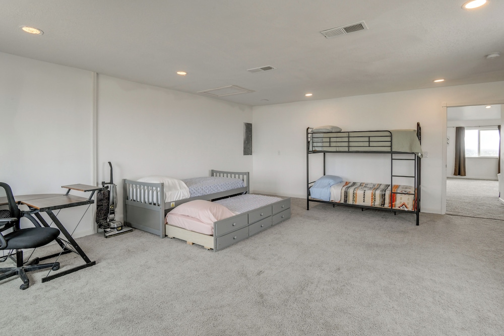 Balcony & Stunning Views: Airy Apt in Idaho Falls
