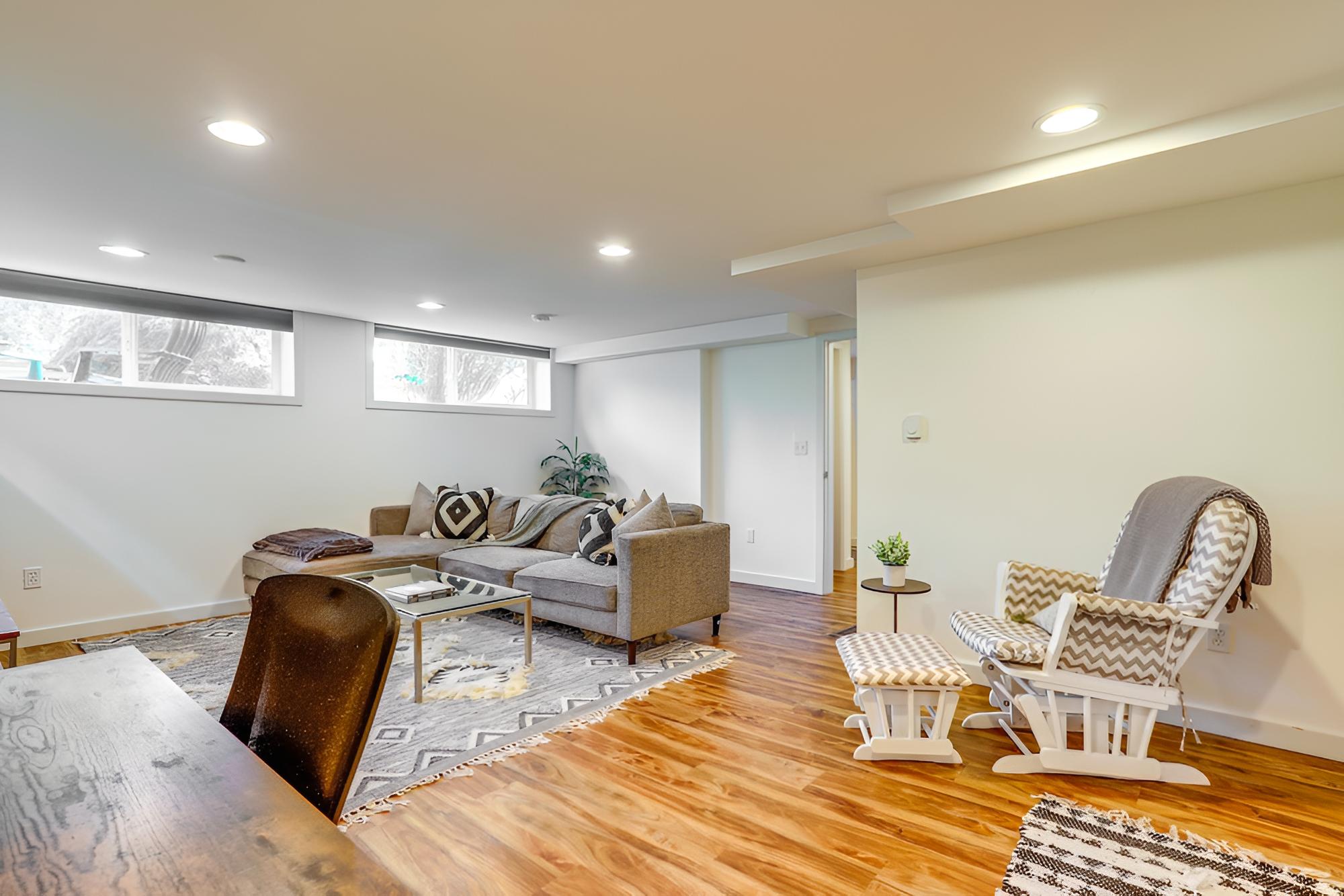 Bright & Beautiful Apt, 6 Mi to Dtwn Seattle! view 5