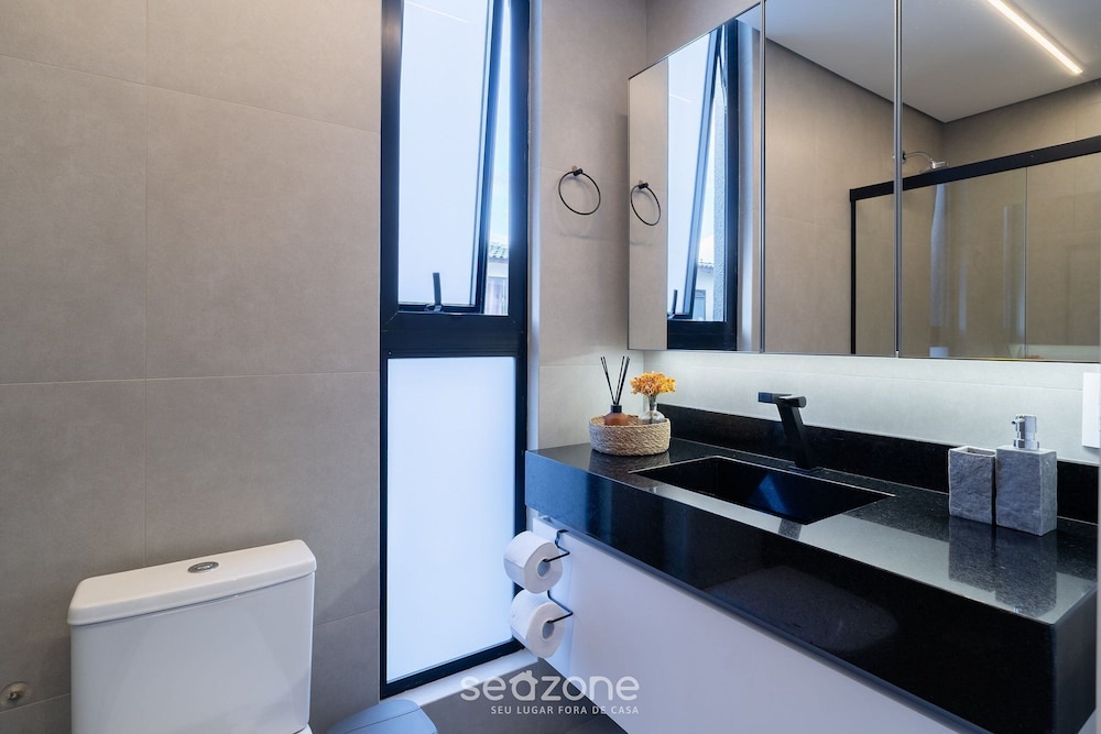 Modern and Fully Equipped Apartments Just Minutes From Lagoa da Conceicao and the Beach - VTD