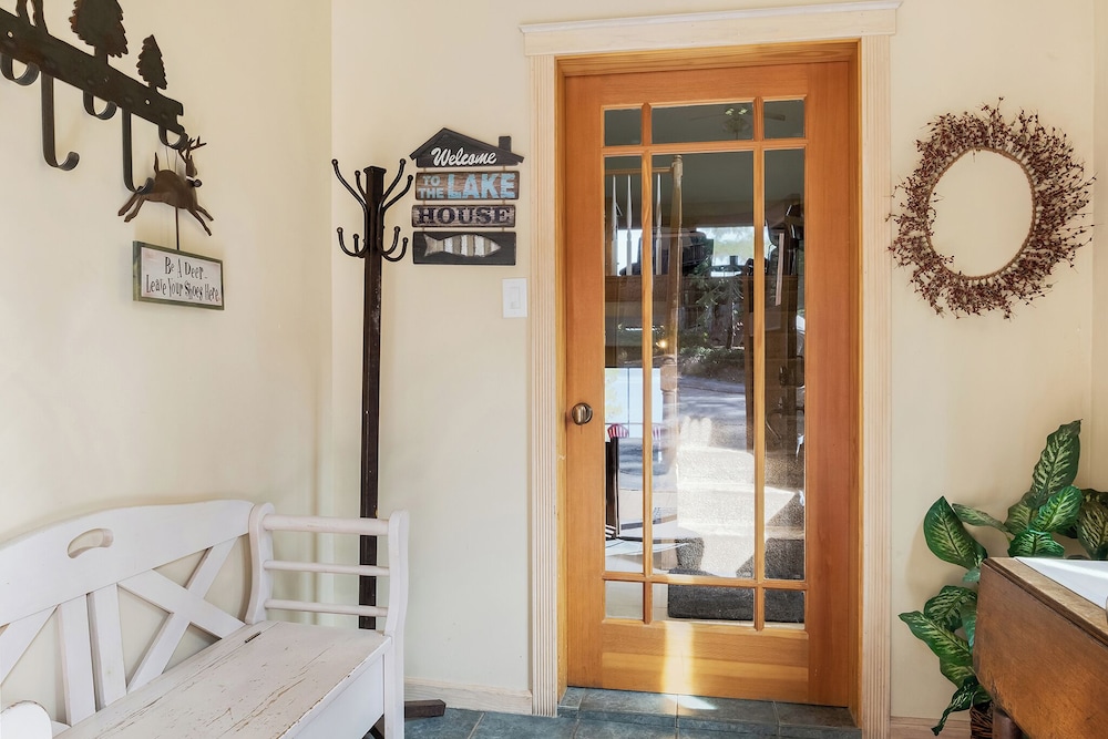Tahoe Mountain Retreat Sleeps 12!