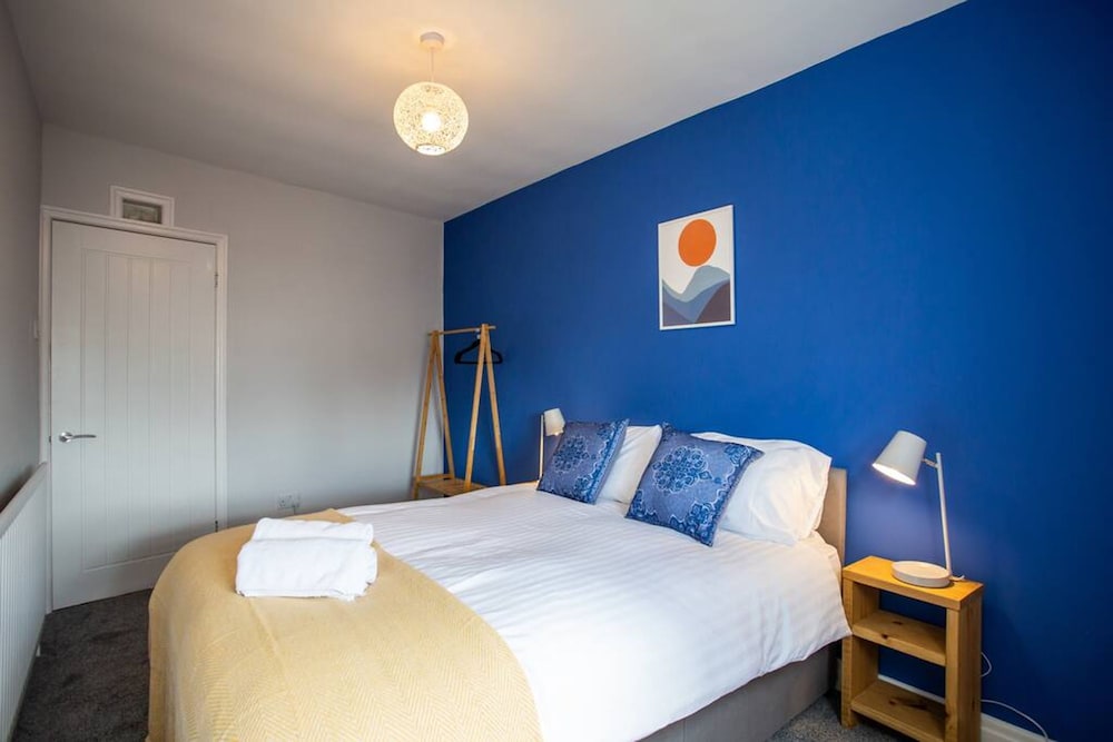 Large 3 Bed Apartment-sea Road