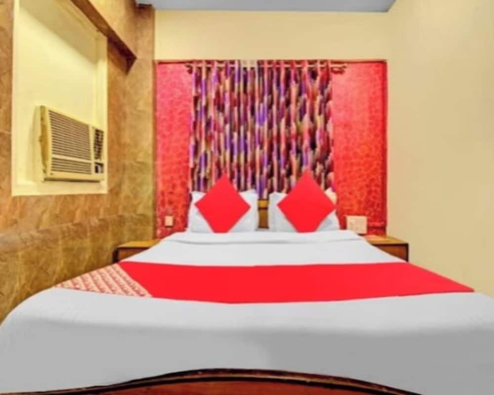 Anil Guest House Santacruz East