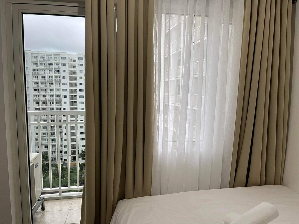 Shore 1 & 3 Residences MOA by darpm