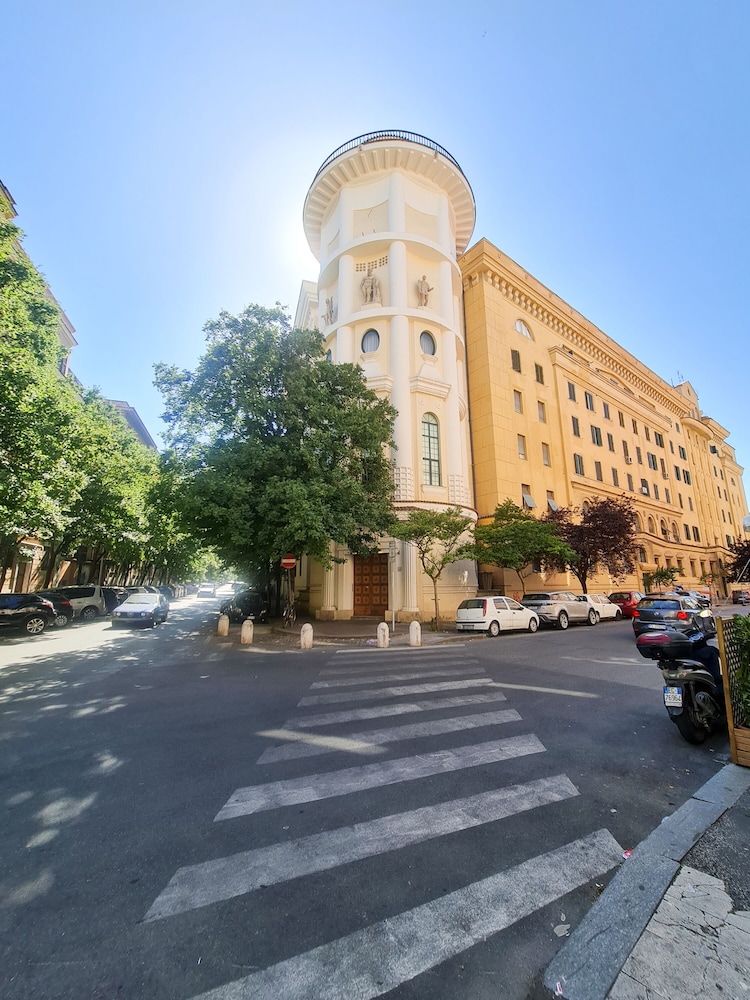 Rometobe Rooms & Hospitality