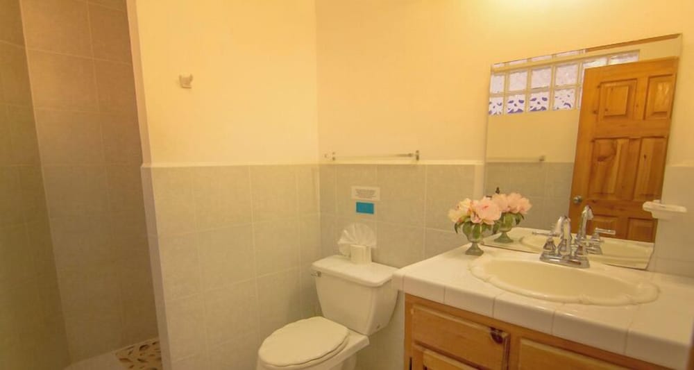 Playa Encanto Scenic Gem Ocean Front Home