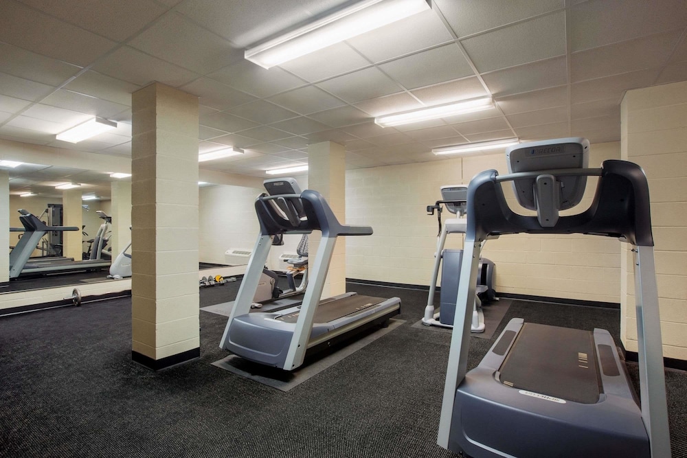 Travelodge by Wyndham Livonia
