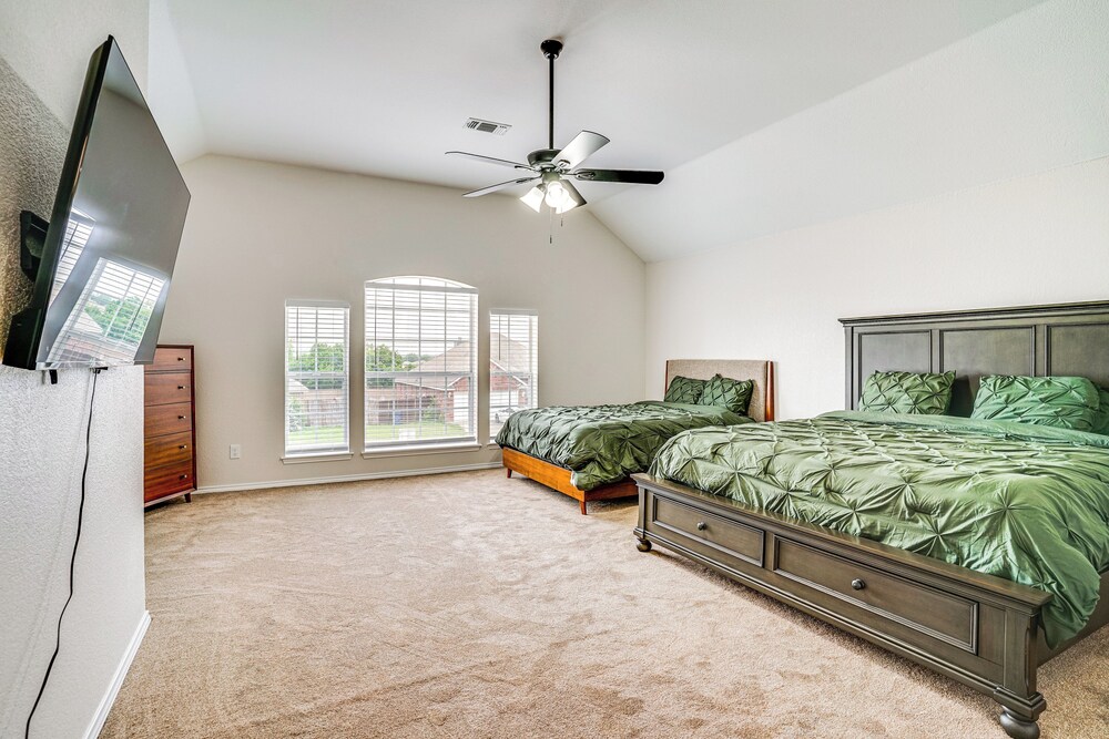 2 Mi to Old Town: Spacious Burleson Vacation Home