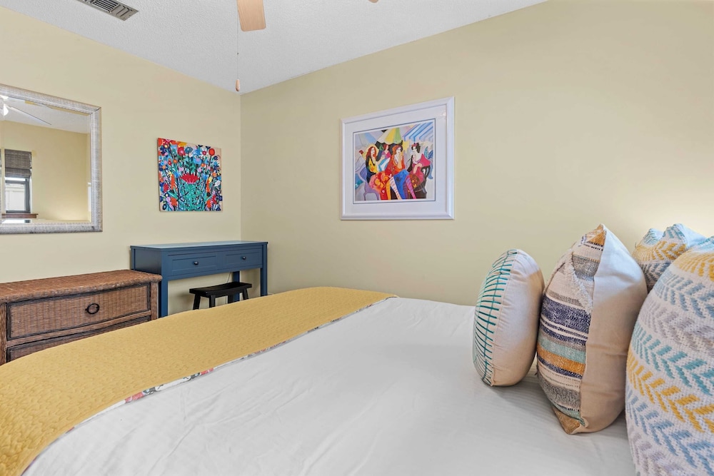 As You Like It by Avantstay Steps to Beach, Bikes, Sleeps 18!