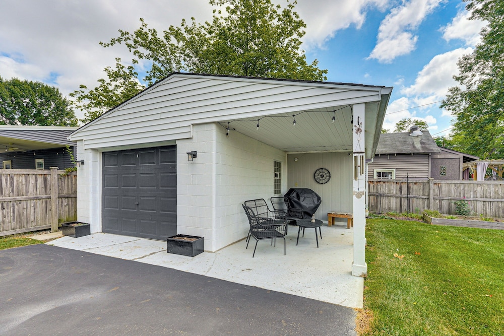 3 Mi to Ohio State: Updated Home w/ Yard!