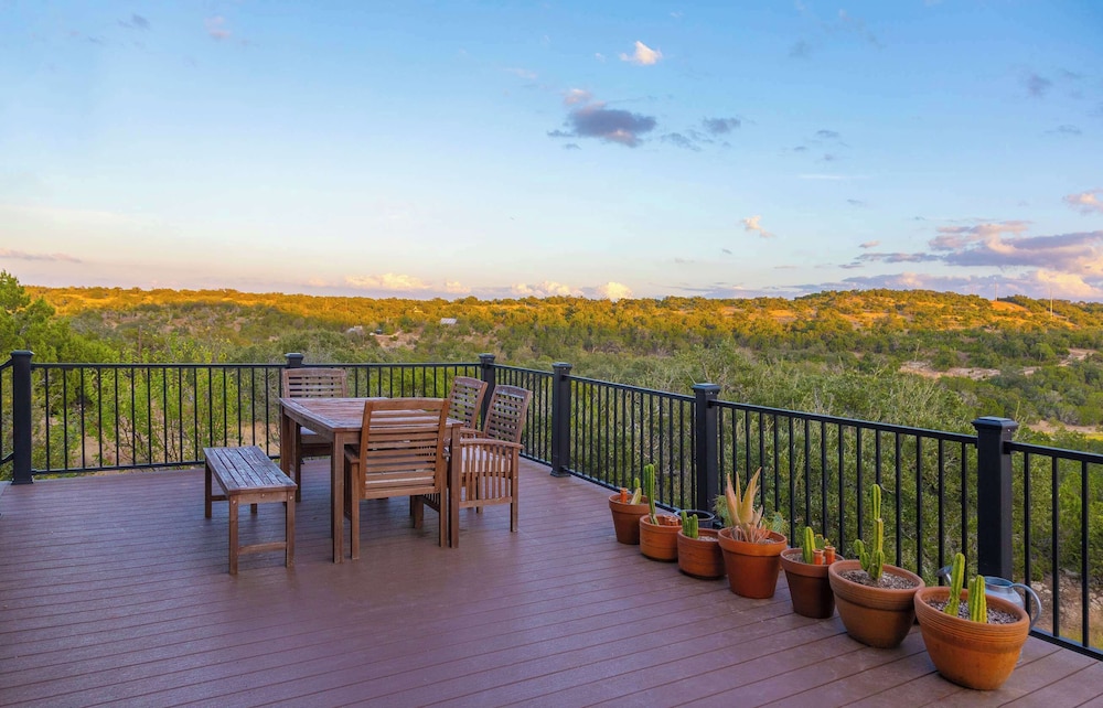 Stargazers Delight Sleeps 12!