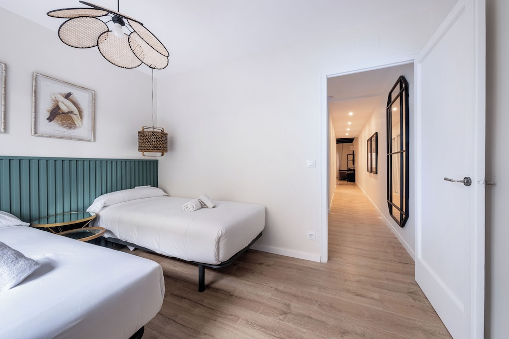 BeBarceloner Eixample Apartments