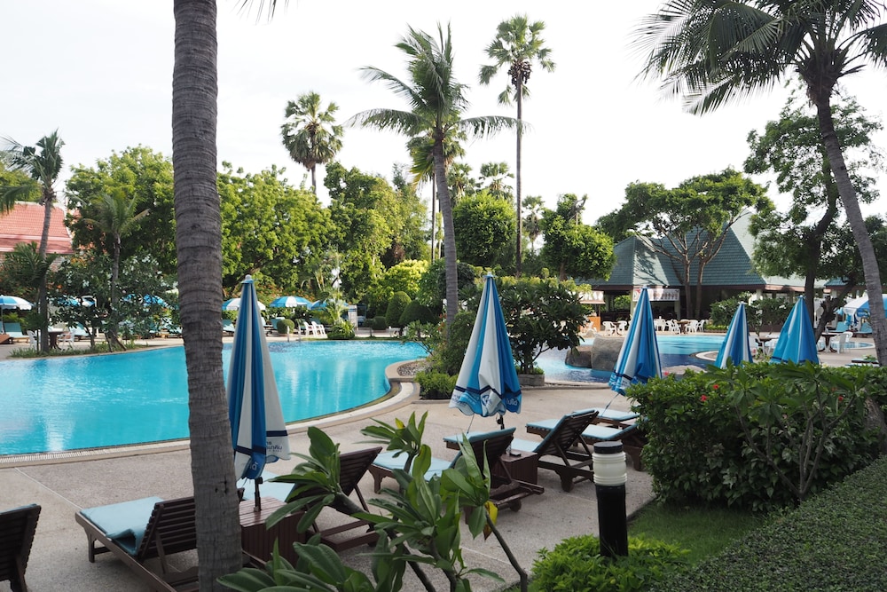 GRAND JOMTIEN PALACE HOTEL