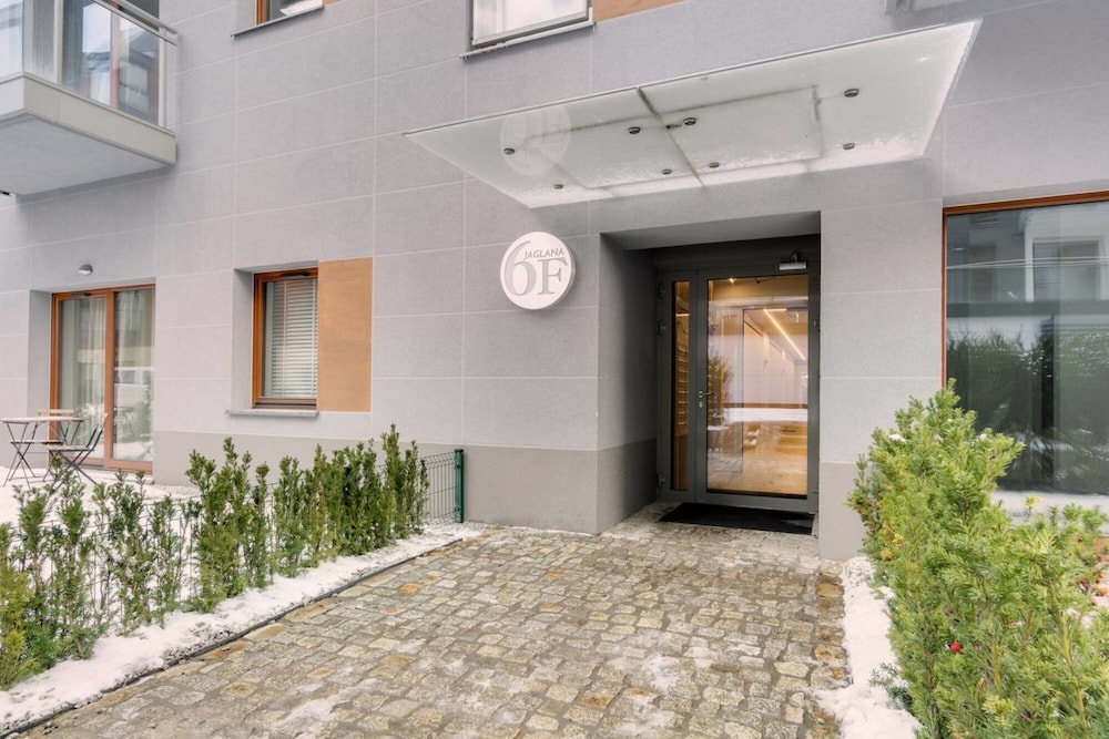 Modern Studio Apartment view 5