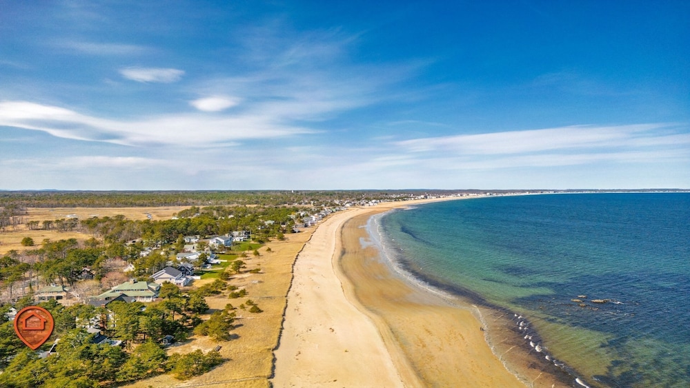Bayview Beach Cottage For 4!