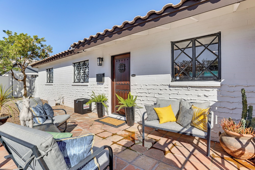 Walk to Scottsdale Stadium: Remodeled Home!