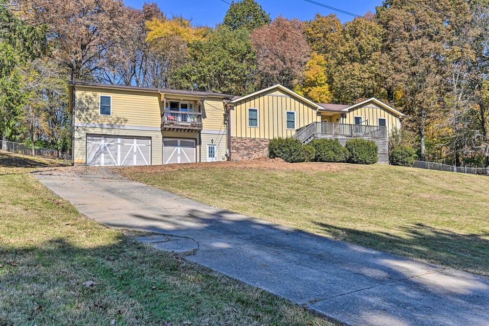 Mt Juliet Getaway w/ Yard: 22 Mi to Nashville - Property Image 4