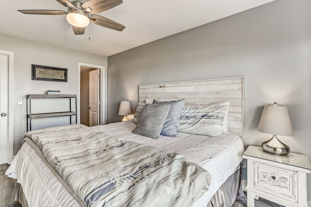 Ketch Courtyard 302 2 Bedroom Condo
