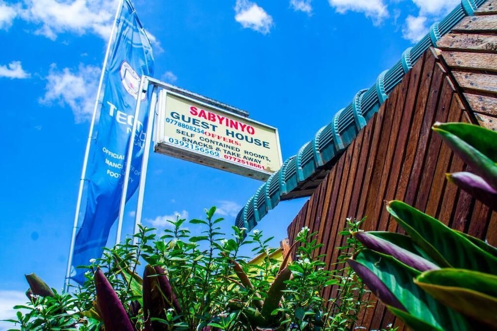 Sabinyo Guest House