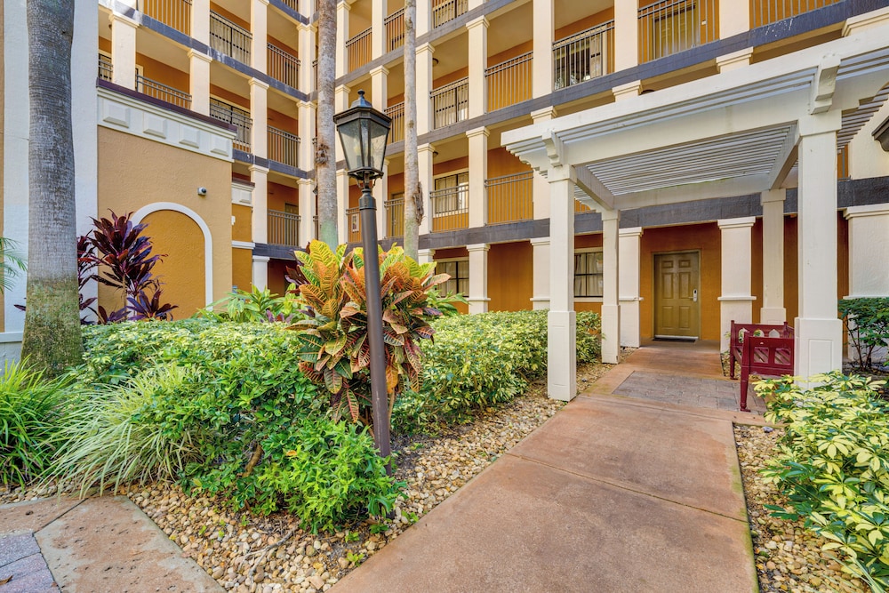 Floridays Resort Condo 11 Mi to Walt Disney World!