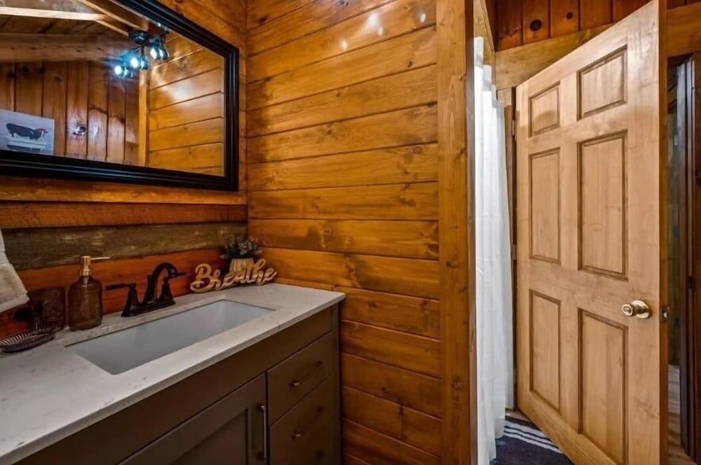 Hidden Acres Lodge 3 Bedroom Cabin