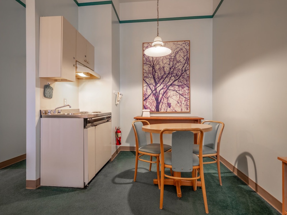Cedars Inn Hotel Convention Center - Property Image 36