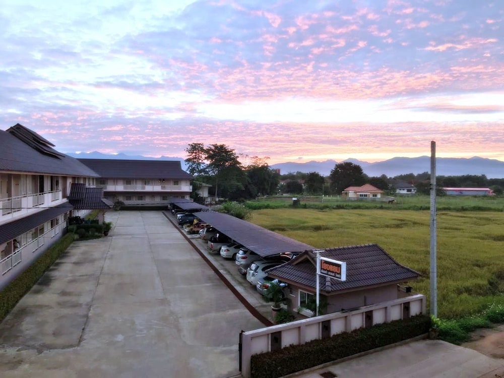 Chiang Kham Grand Villa