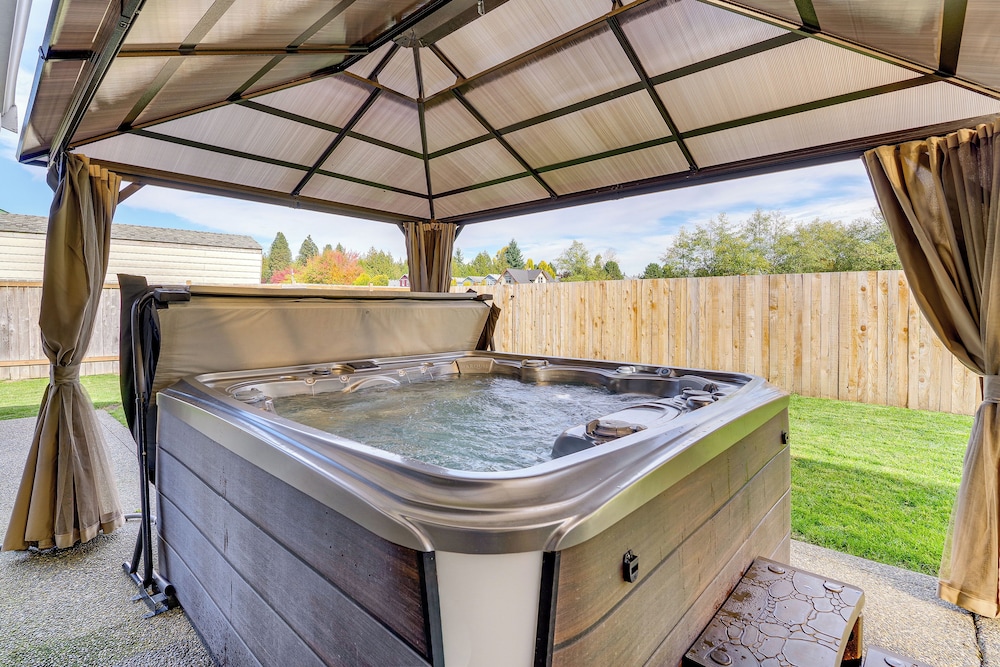 Explore Camano Island Beaches! Family Home w/ Yard