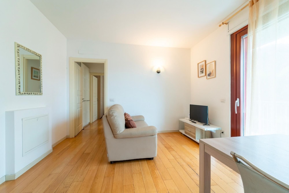 Como Comfort Flat by Wonderful Italy photo 4