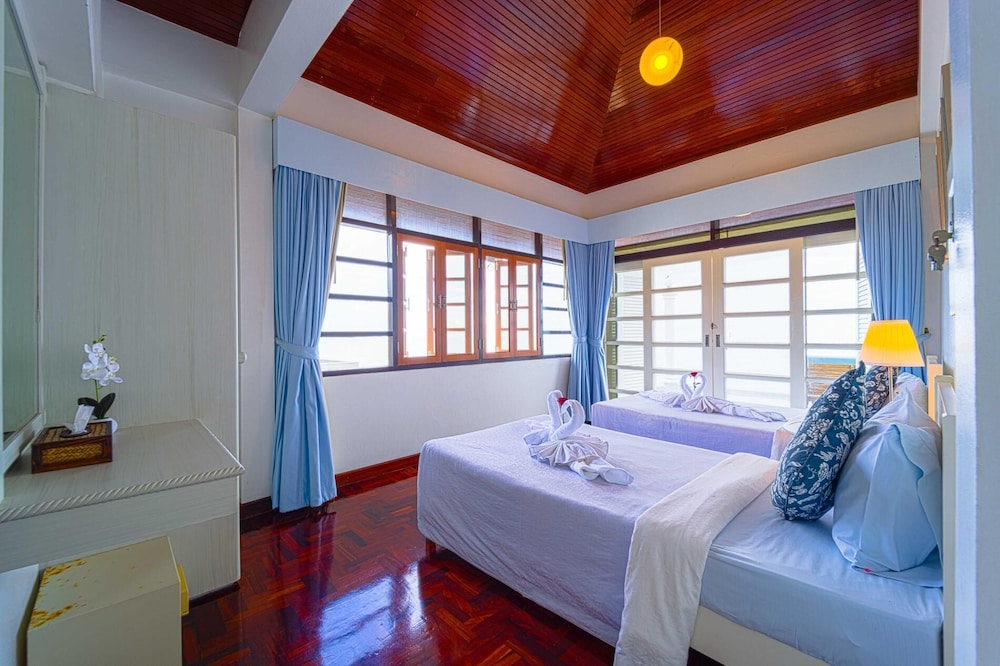Oceanfront 6 Bedroom Twin Villas OV6
