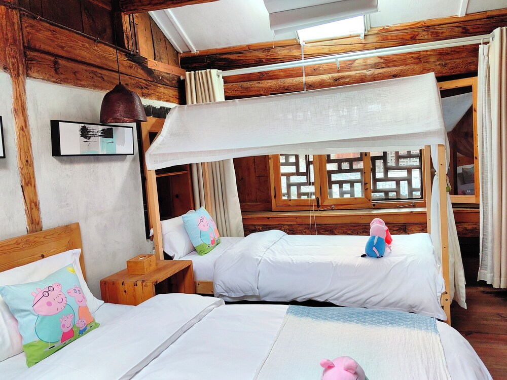 Jia Kedi Ancient House Cultural Homestay