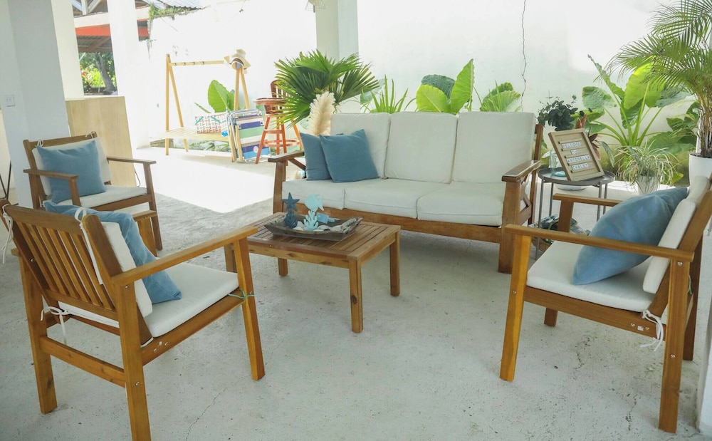 Elegant Chalet 2 Minutes From the Beach Ideal Families