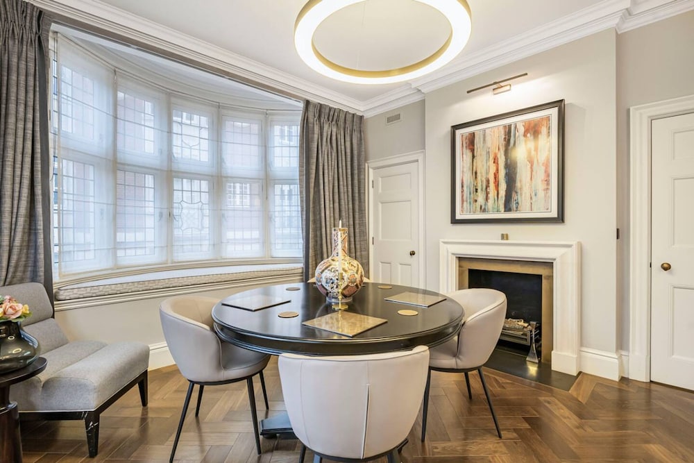 Mayfair Home Private Parking Central AC