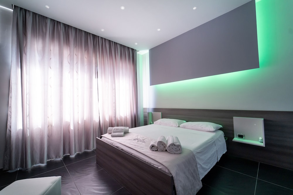 P.C. Boutique H. Napoli Centro by ClaPa Group Dislocated Hospitality