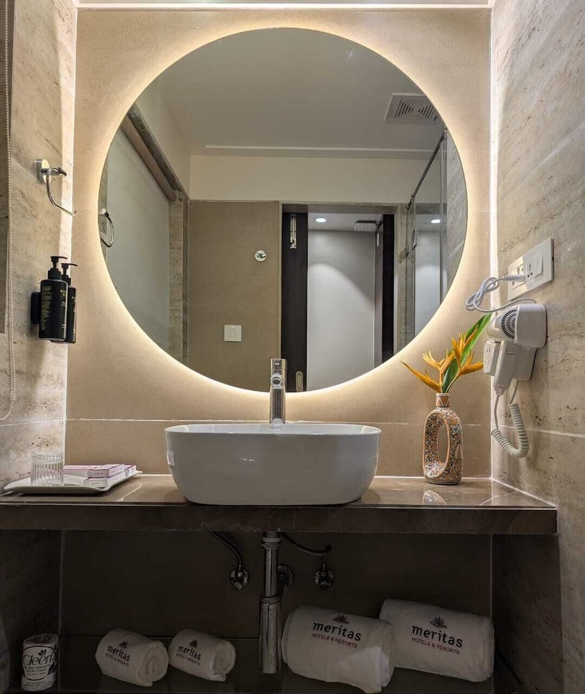 MERITAS GRAND INN